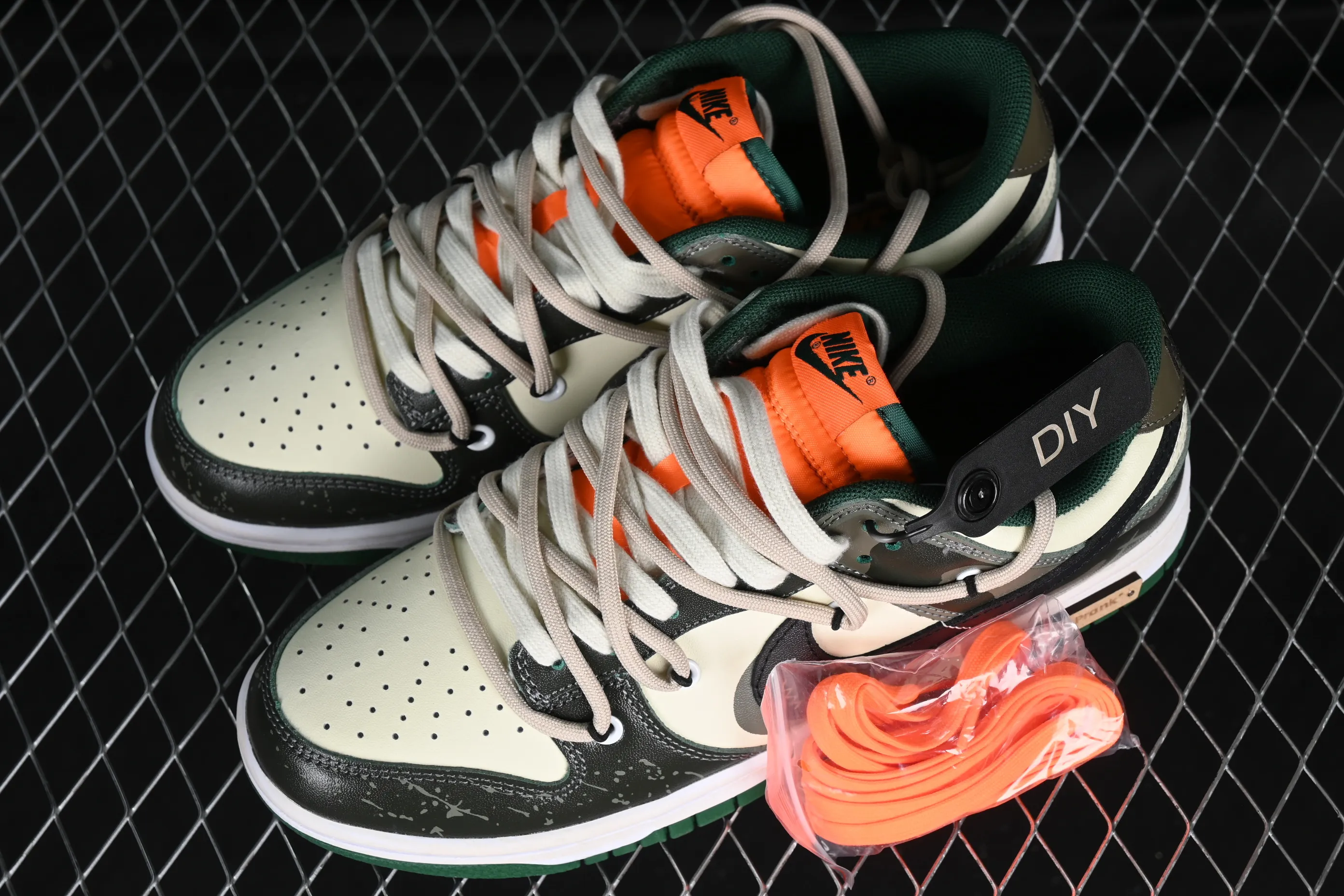 All Categories Nk SB Dunk Series Nk SB Dunk Low Low-top sneakers Nk Dunk Low Panda Prank Jungle Crossing Wilderness Ore Morandi Army Green Retro SB Strap Low-top Casual Shoes DD1391-300